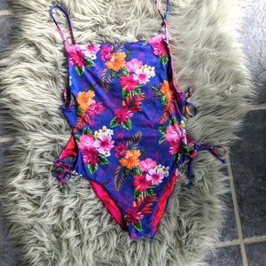 La Vie En Rose Reversible bathing suit NWT
